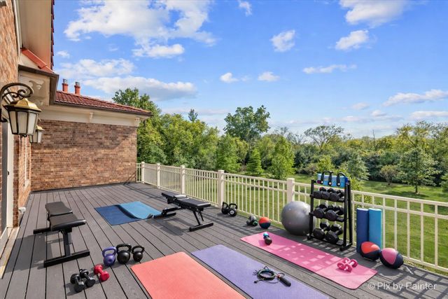 27 W Onwentsia Road, Lake Forest, IL 60045