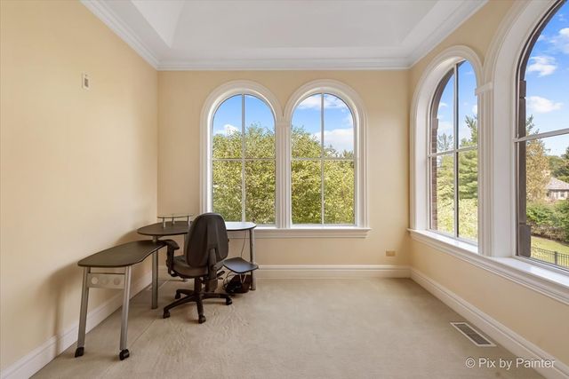 27 W Onwentsia Road, Lake Forest, IL 60045