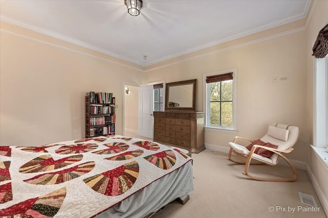 27 W Onwentsia Road, Lake Forest, IL 60045