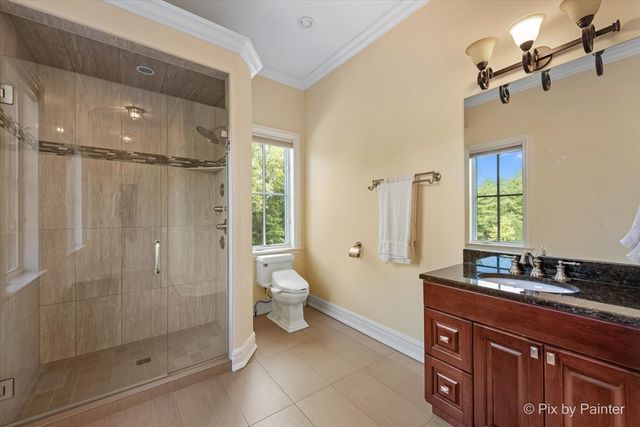 27 W Onwentsia Road, Lake Forest, IL 60045