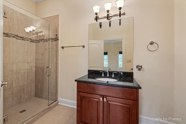 27 W Onwentsia Road, Lake Forest, IL 60045