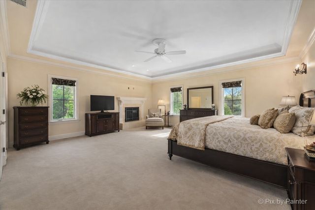 27 W Onwentsia Road, Lake Forest, IL 60045