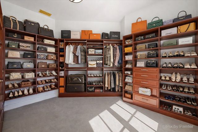 27 W Onwentsia Road, Lake Forest, IL 60045