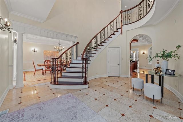 27 W Onwentsia Road, Lake Forest, IL 60045