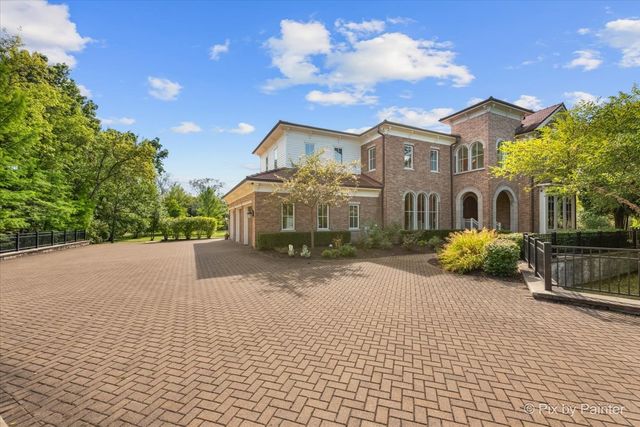 27 W Onwentsia Road, Lake Forest, IL 60045