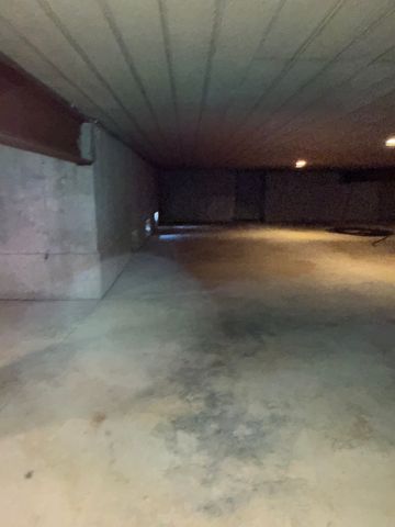 27 W Onwentsia Road, Lake Forest, IL 60045