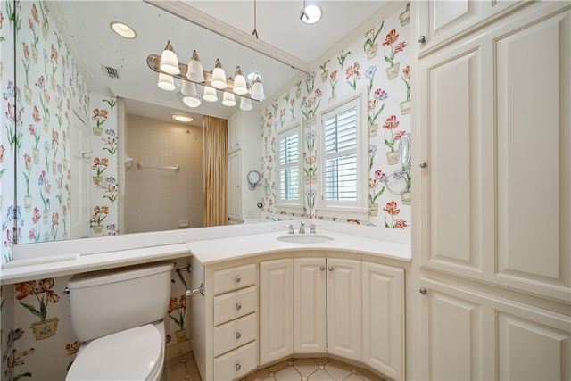 722 W Lee Ave, Kingsville, TX 78363