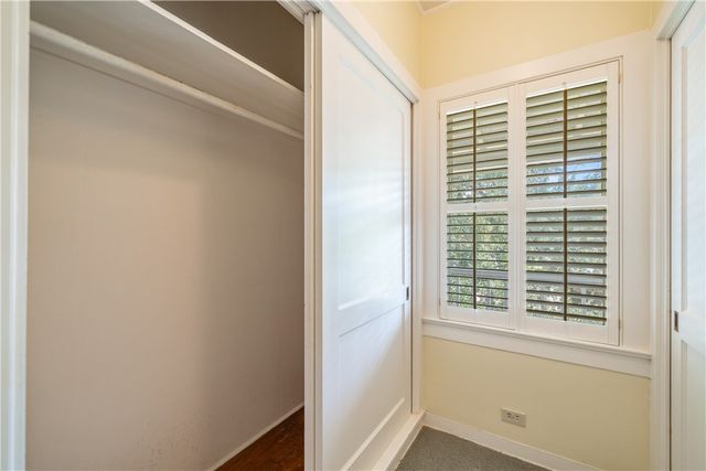 722 W Lee Ave, Kingsville, TX 78363