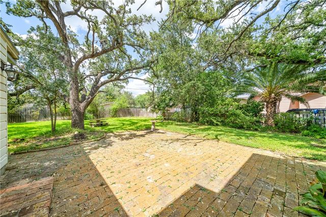 722 W Lee Ave, Kingsville, TX 78363