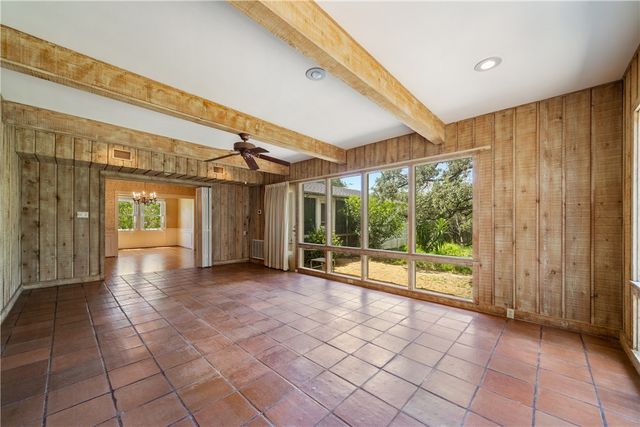 722 W Lee Ave, Kingsville, TX 78363