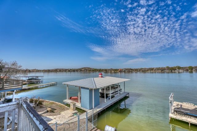 322 Granite Shoals LN, Sunrise Beach, TX 78643