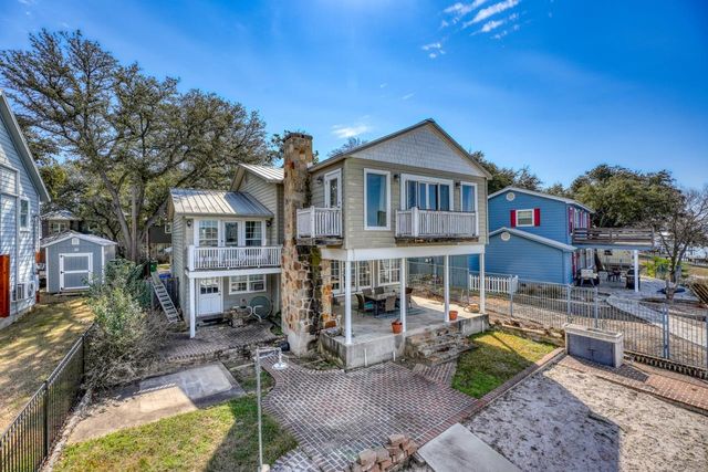 322 Granite Shoals LN, Sunrise Beach, TX 78643