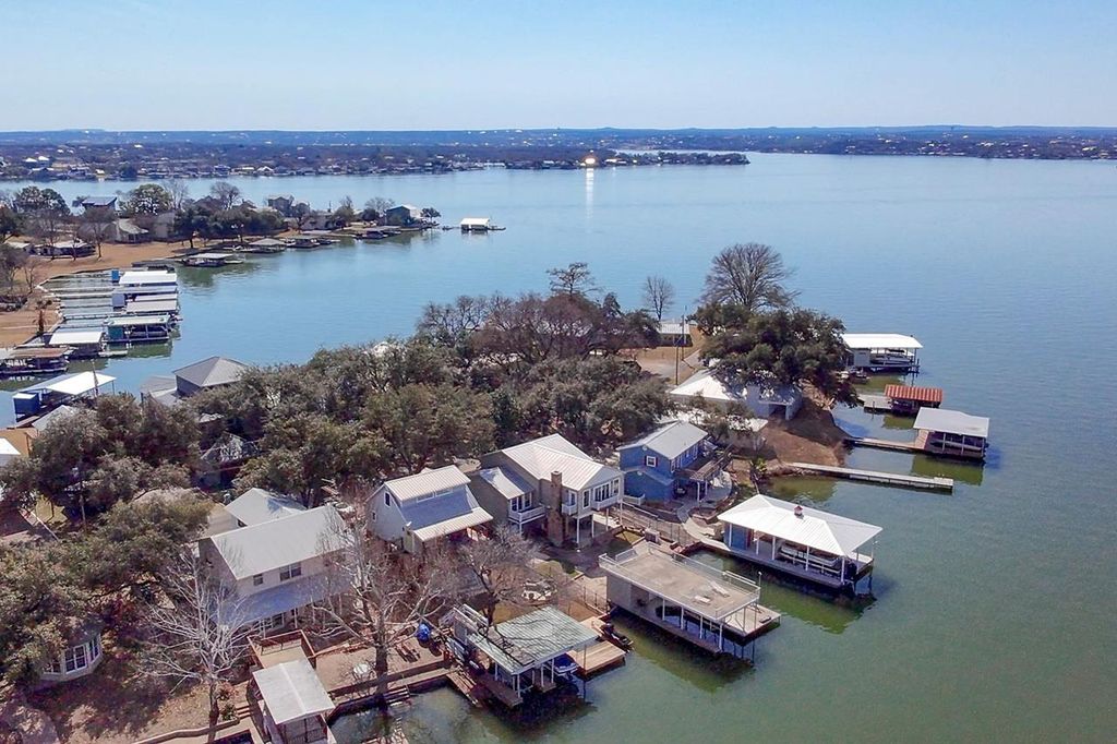 322 Granite Shoals LN, Sunrise Beach, TX 78643