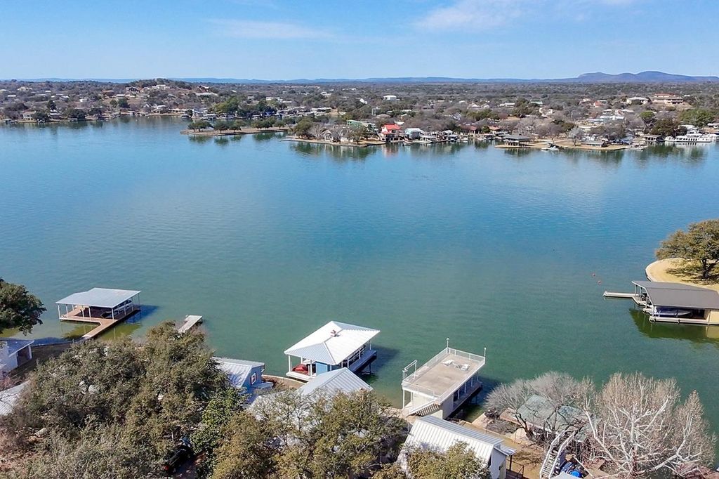 322 Granite Shoals LN, Sunrise Beach, TX 78643
