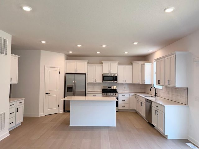 10891 Henslowe Avenue S, Cottage Grove, MN 55016
