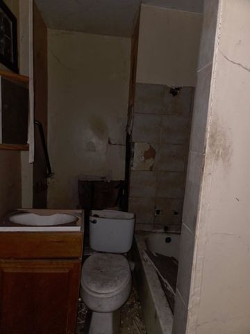 7116 S LAFAYETTE Avenue, Chicago, IL 60621