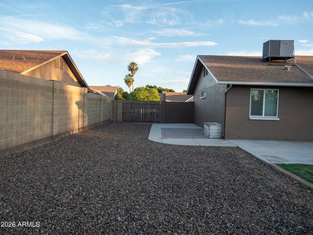 5002 E FAIRBROOK Street, Mesa, AZ 85205