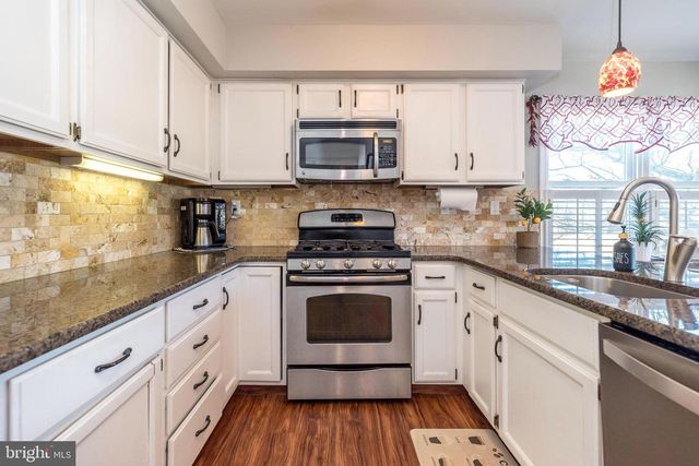 400 CALVERTON CT, Harleysville, PA 19438