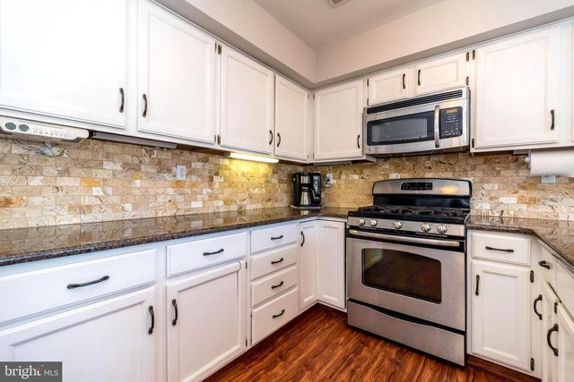 400 CALVERTON CT, Harleysville, PA 19438