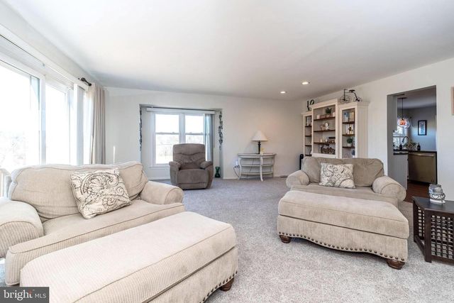 400 CALVERTON CT, Harleysville, PA 19438