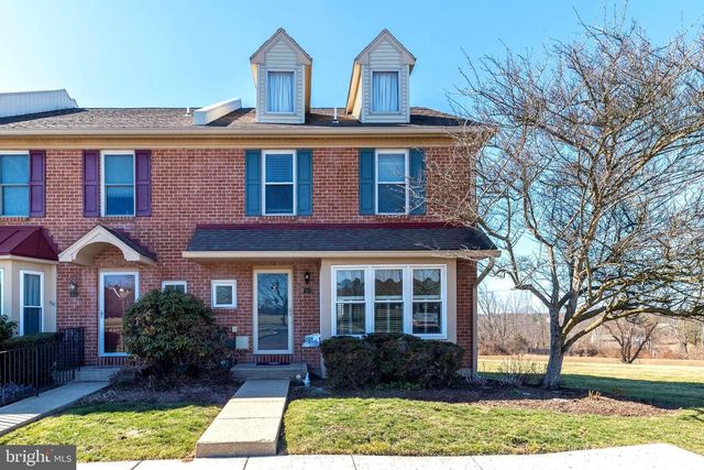 400 CALVERTON CT, Harleysville, PA 19438