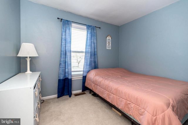 400 CALVERTON CT, Harleysville, PA 19438