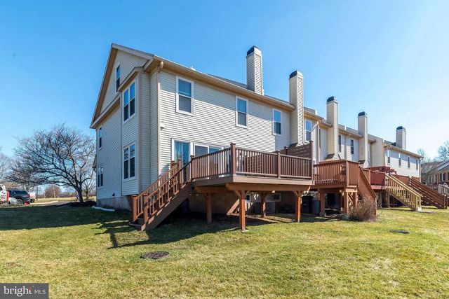 400 CALVERTON CT, Harleysville, PA 19438