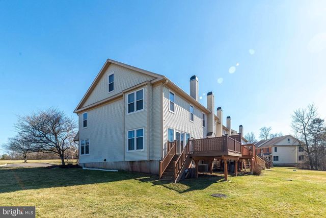 400 CALVERTON CT, Harleysville, PA 19438