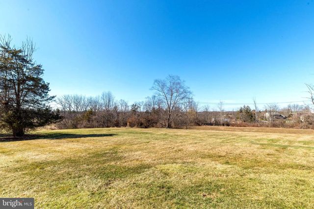 400 CALVERTON CT, Harleysville, PA 19438