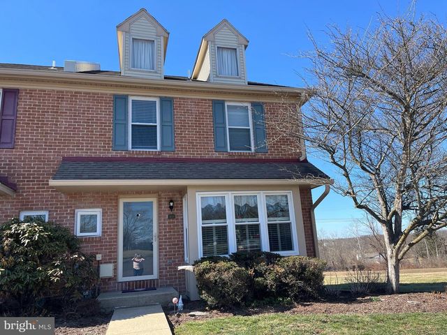 400 CALVERTON CT, Harleysville, PA 19438