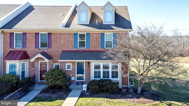 400 CALVERTON CT, Harleysville, PA 19438
