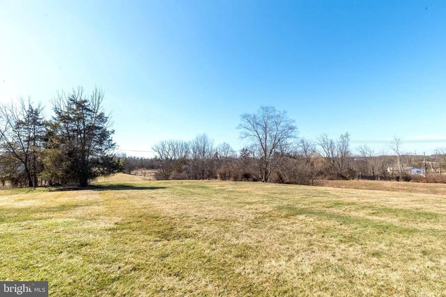 400 CALVERTON CT, Harleysville, PA 19438