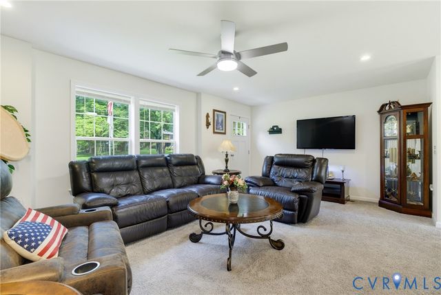 64 Pine Rd, Louisa, VA 23093