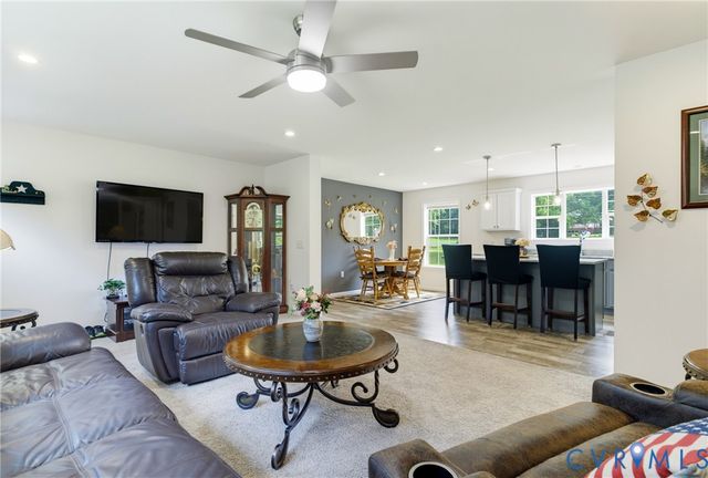 64 Pine Rd, Louisa, VA 23093