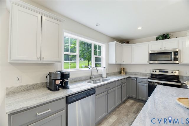 64 Pine Rd, Louisa, VA 23093