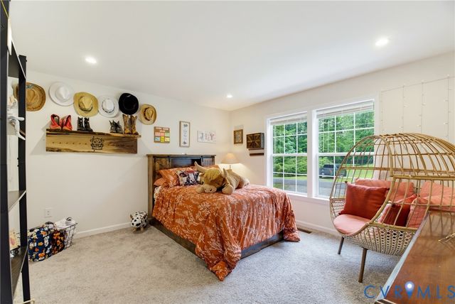64 Pine Rd, Louisa, VA 23093