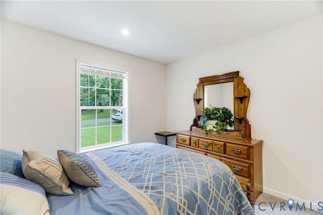 64 Pine Rd, Louisa, VA 23093