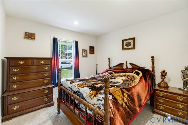 64 Pine Rd, Louisa, VA 23093