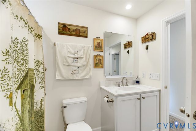 64 Pine Rd, Louisa, VA 23093