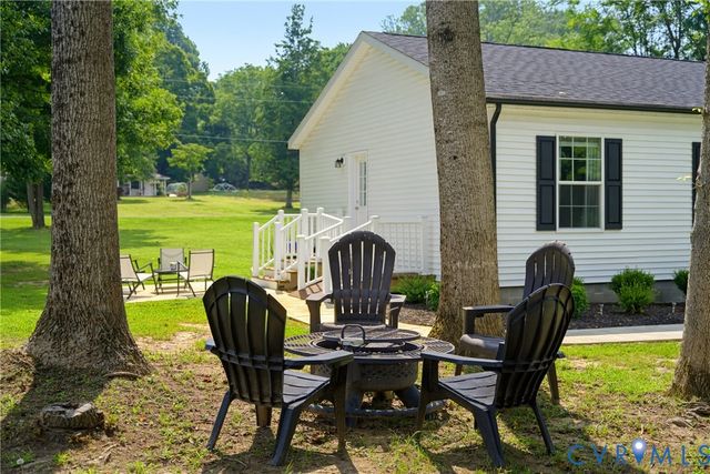 64 Pine Rd, Louisa, VA 23093