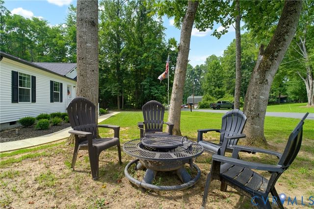 64 Pine Rd, Louisa, VA 23093