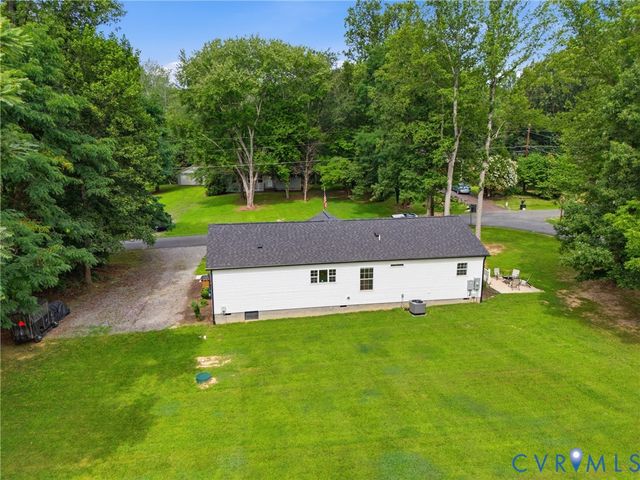 64 Pine Rd, Louisa, VA 23093