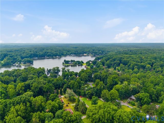 64 Pine Rd, Louisa, VA 23093