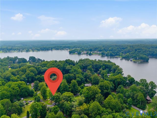 64 Pine Rd, Louisa, VA 23093