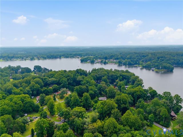 64 Pine Rd, Louisa, VA 23093