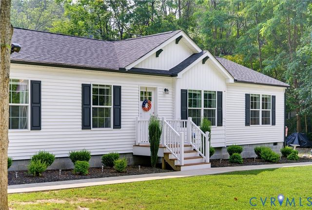 64 Pine Rd, Louisa, VA 23093