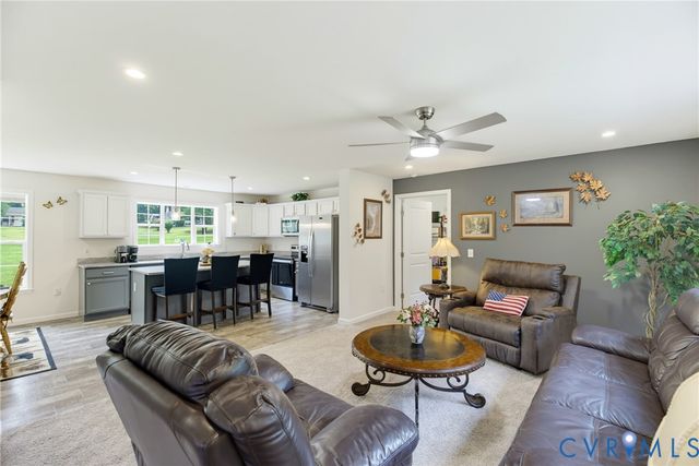 64 Pine Rd, Louisa, VA 23093