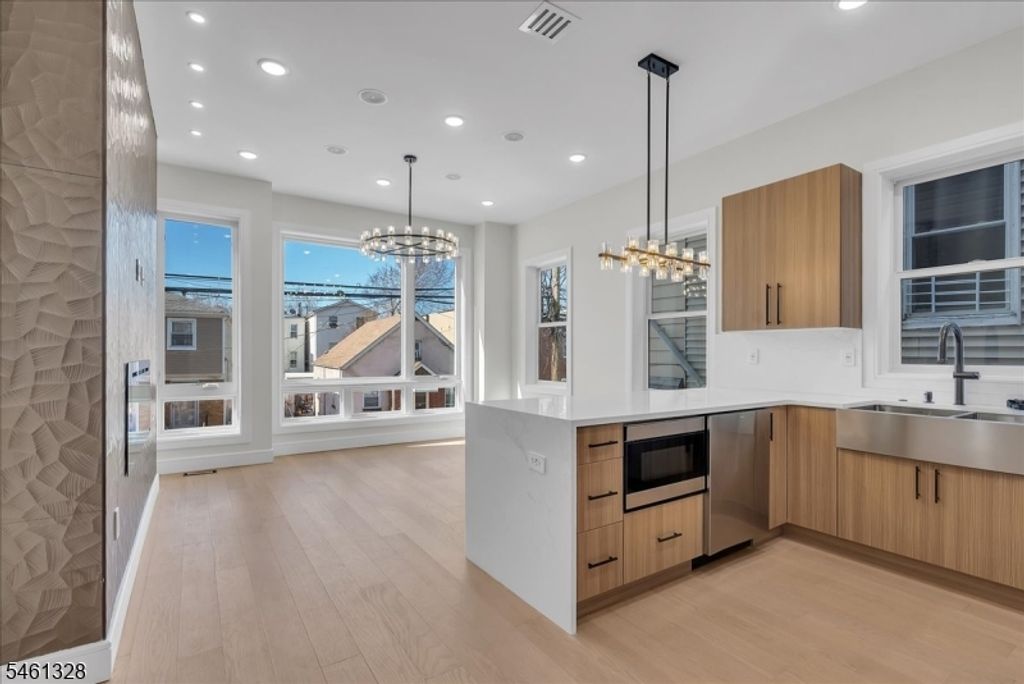 206 Clendenny Ave 1, Jersey City, NJ 07304 — photo 2