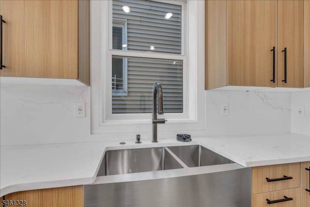 206 Clendenny Ave 1, Jersey City, NJ 07304 — photo 5