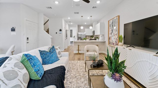 5924 Manning Oaks Street, Houston, TX 77091